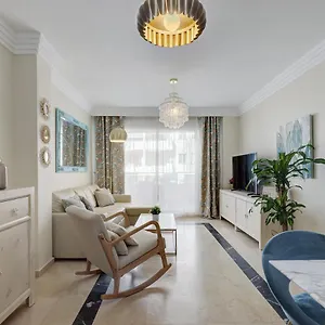 Apartment Lujo En Banana Primera Linea De Playa, Marbella
